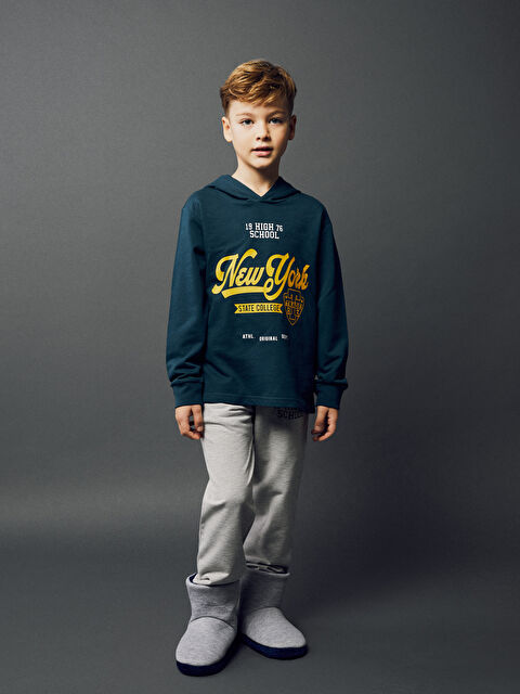 LCW Kids Kapüşonlu Baskılı Uzun Kollu Erkek Çocuk Pijama Takımı - W3CE26Z4-R4Y