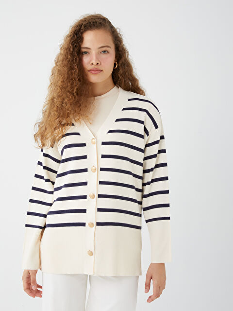 LCWAIKIKI Basic V Yaka Çizgili Uzun Kollu Kadın Triko Hırka - W3DL53Z8-LFC