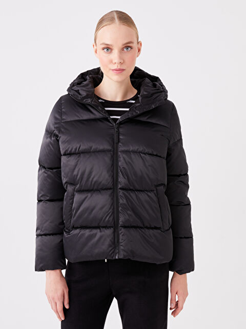 LCWAIKIKI Classic Kadın Kapüşonlu Düz Şişme Mont - W3EB76Z8-CVL