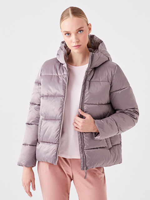 LCWAIKIKI Classic Kadın Kapüşonlu Düz Şişme Mont - W3EB76Z8-D0M