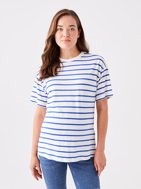 LCWAIKIKI Maternity Bisiklet Yaka Çizgili Kısa Kollu Oversize Hamile Tişört - W3H282Z8-LEN