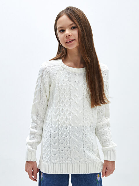 LCW Kids Bisiklet Yaka Saç Örgüsü Desenli Uzun Kollu Kız Çocuk Triko Kazak - W3I589Z4-FEL