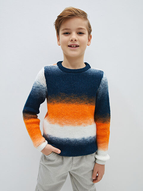 LCW Kids Bisiklet Yaka Renk Bloklu Uzun Kollu Erkek Çocuk Triko Kazak - W3I594Z4-LSR