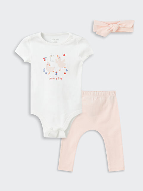 LCW baby Bisiklet Yaka Kısa Kollu Baskılı Kız Bebek Çıtçıtlı Body Pantolon ve Saç Bandı 3'lü Takım - W3IM75Z1-FDU