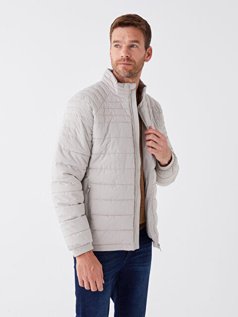 LCWAIKIKI Classic Standart Kalıp Dik Yaka Erkek Şişme Mont