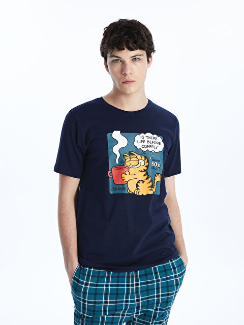 LC WAIKIKI Standart Kalıp Garfield Baskılı Erkek Pijama Takımı