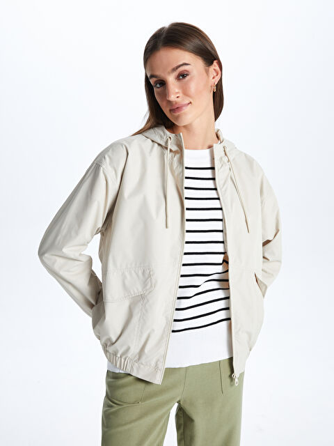 LCW Vision Kapüşonlu Düz Oversize Kadın Yağmurluk - S44301Z8-VL2