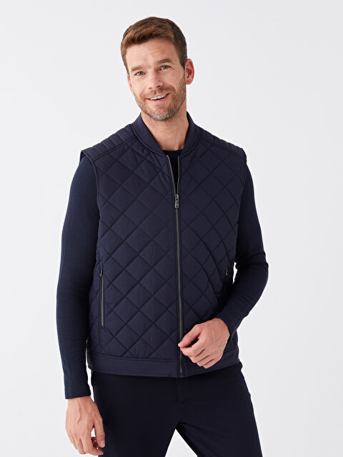 LCWAIKIKI Classic Standart Kalıp Kolej Yaka Erkek Yelek