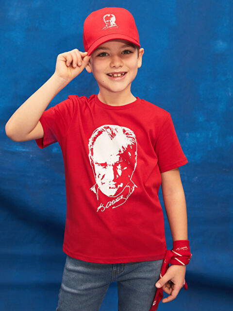 LCW Kids Bisiklet Yaka Atatürk Baskılı Kısa Kollu Erkek Çocuk Tişört - S47294Z4-HPM