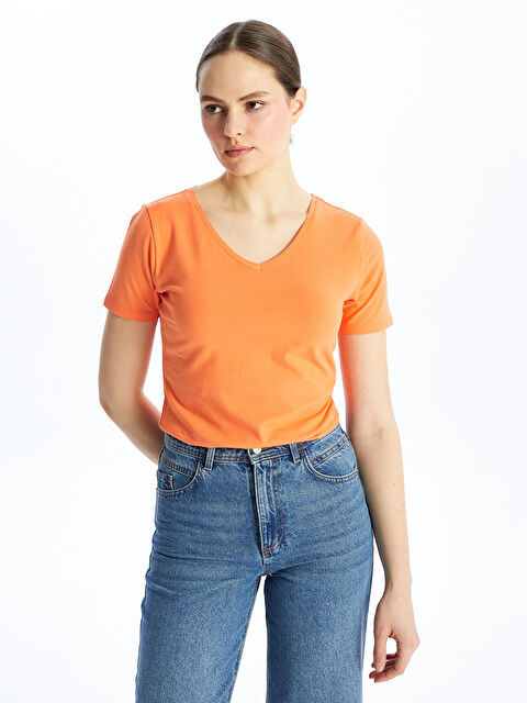 LCWAIKIKI Basic V Yaka Düz Kısa Kollu Kadın Tişört - S48208Z8-GBU