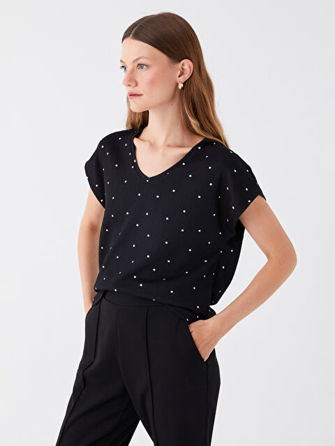 LCWAIKIKI Basic V Neck Polka Dot Short Sleeve Women's T-Shirt - S48227Z8-LQJ