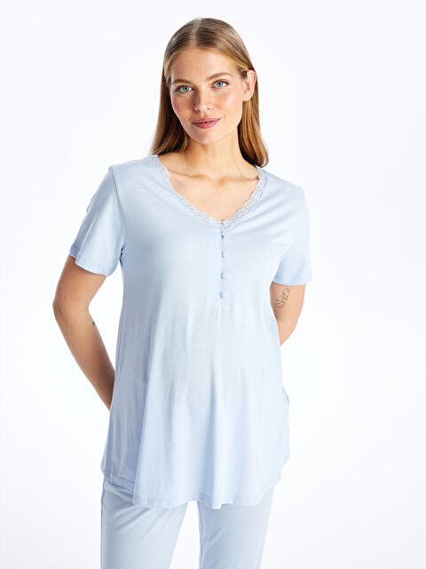 LCW DREAM V Yaka Dantel Detaylı Kısa Kollu Hamile Pijama Takımı - S48342Z8-Q5R