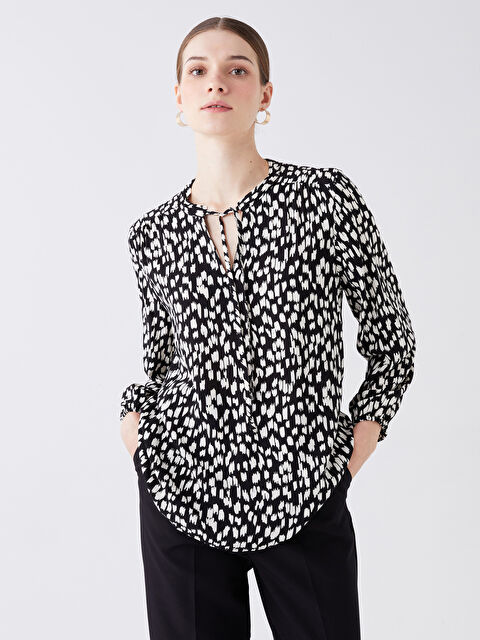 LCWAIKIKI Classic بلوزة للسيدات بأكمام طويلة وياقة مربوطة منقوشة - S48402Z8-LQJ