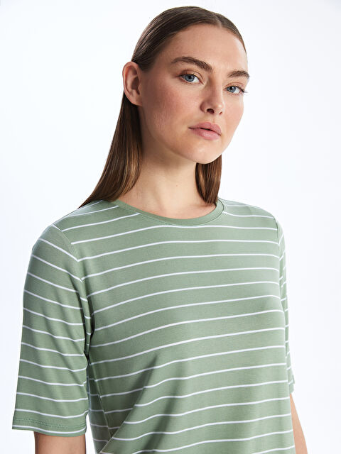 LCWAIKIKI Basic Bisiklet Yaka Çizgili Kısa Kollu Kadın Tişört - S48488Z8-LFH