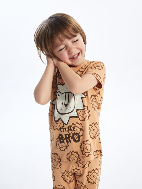 LCW baby طقم بيجاما للأولاد الصغار برقبة دائرية وكم قصير مطبوع - S49913Z1-LQY