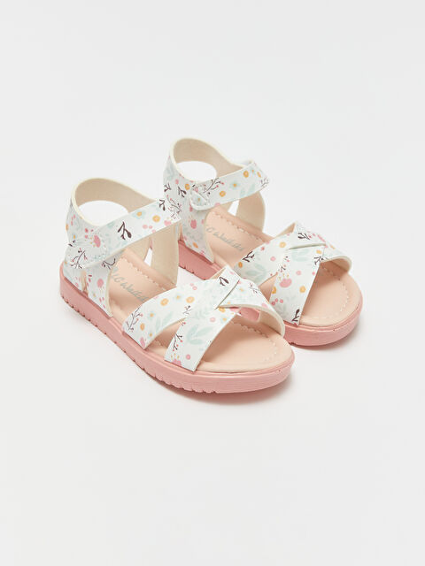 LCW STEPS صنادل بنات صغار مطبوعة بلاصق الفيلكرو