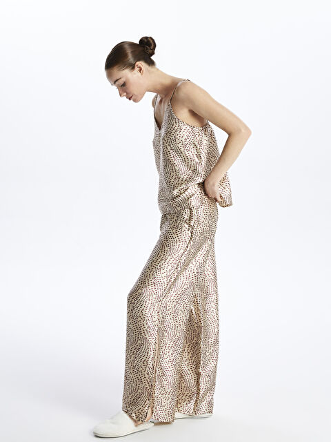 LCW DREAM V Yaka Desenli Askılı Saten Kadın Pijama Takımı - S4AD43Z8-LQB