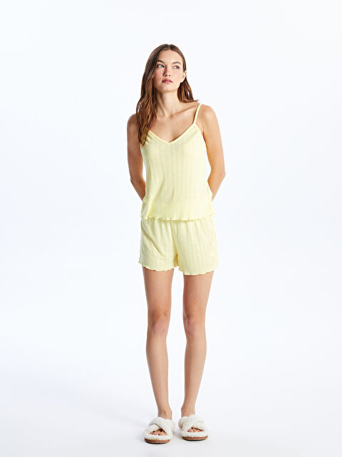 LCW ECO V Yaka Kendinden Desenli Askılı Kadın Şortlu Pijama Takımı - S4CU85Z8-VZM