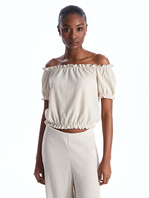 LCW Vision بلوزة محصولة بكم قصير سادة برقبة واسعة للسيدات