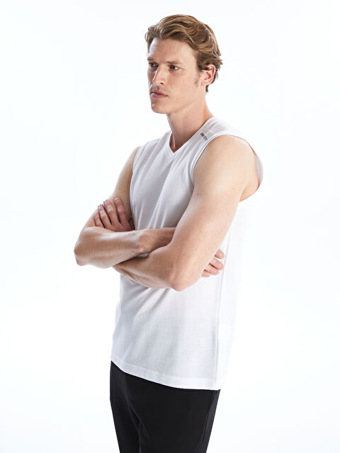 LCWAIKIKI Classic V Yaka Baskılı Erkek Kolsuz Tişört - S4EK09Z8-Q6K