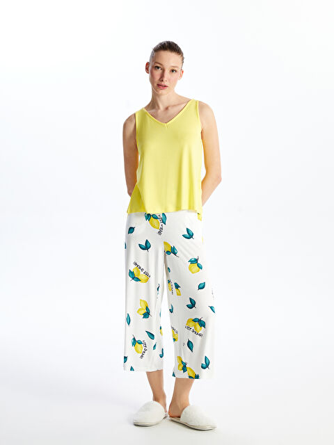 LCW DREAM V Yaka Baskılı Kaprili Kadın Pijama Takımı - S4EN15Z8-LU8