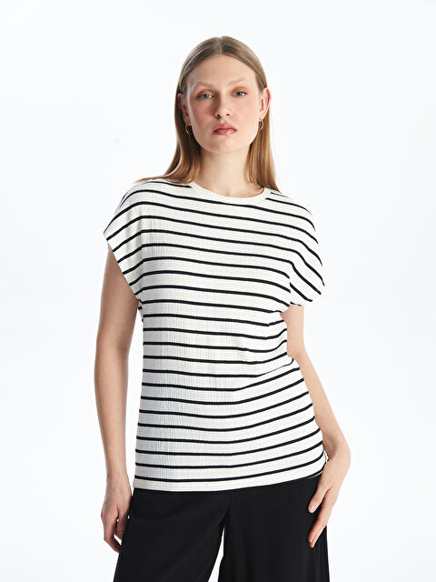 LCWAIKIKI Basic Bisiklet Yaka Çizgili Kısa Kollu Kadın Tişört - S4EY56Z8-LEG