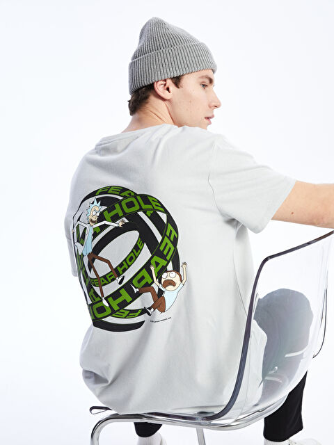 LCW HOME Rick and Morty Baskılı Bisiklet Yaka Kısa Kollu Erkek Tişört - S4HF97Z8-Y9X