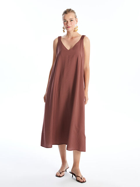 LCWAIKIKI Classic V Yaka Düz A Kesim Kadın Elbise