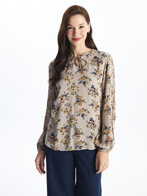 LCW Grace بلوزی قۆڵ درێژی گوڵدار یەخەی قردێلەیی بۆ ژنان - S4HK72Z8-LT4