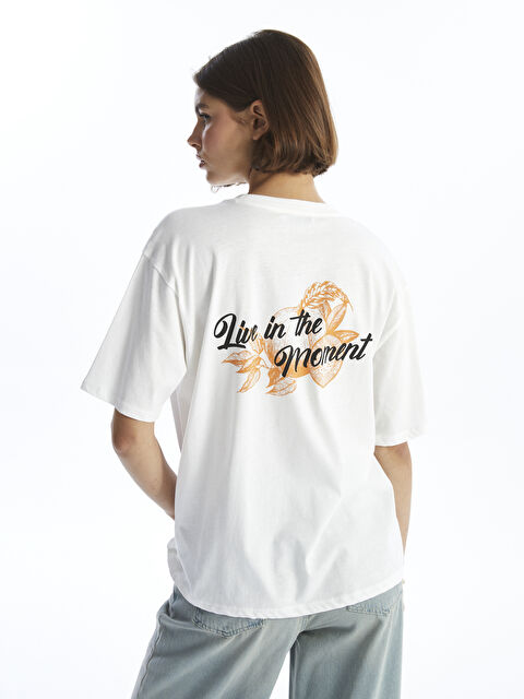 LCW Vision Bisiklet Yaka Baskılı Kısa Kollu Oversize Kadın Tişört - S4HU59Z8-R9J