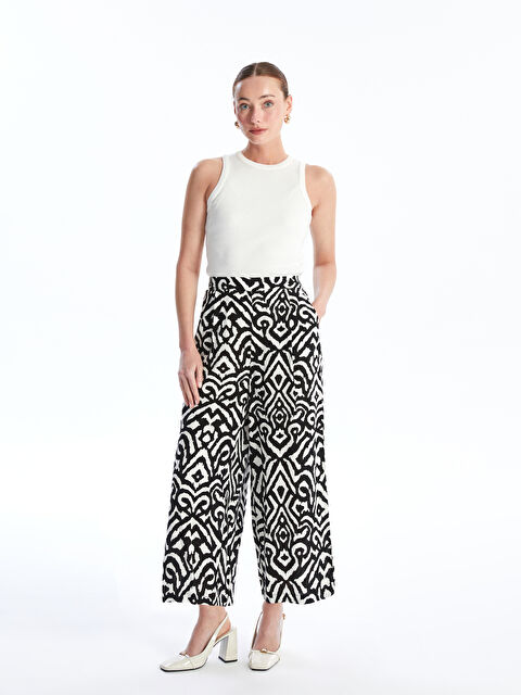 LCWAIKIKI Classic Beli Lastikli Desenli Kadın Kapri - S4I404Z8-SW6