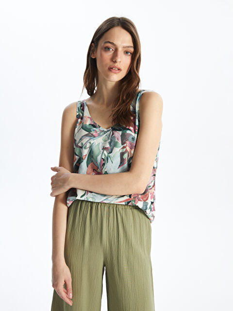 LCWAIKIKI Classic V-Neck Patterned Women's Blouse - S4IJ81Z8-LSR