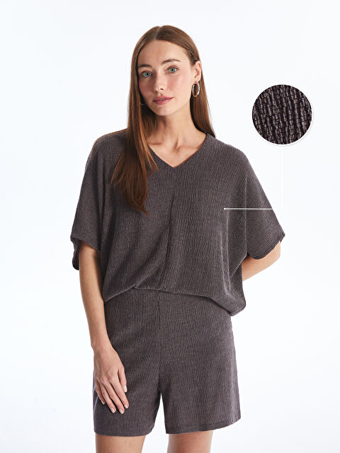 LCWAIKIKI Basic V Yaka Düz Kısa Kollu Kadın Tişört - S4IM50Z8-HQ4