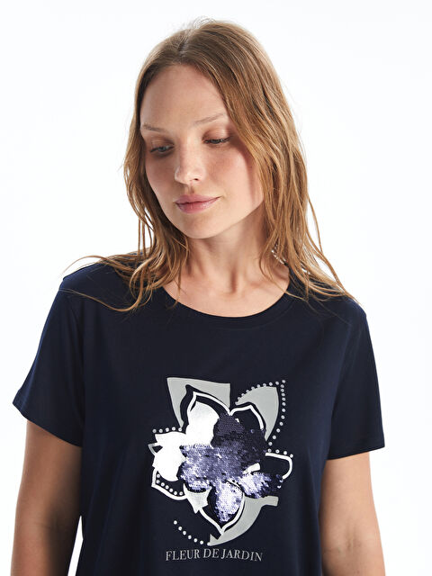 LCWAIKIKI Basic بلوزة نسائية بأكمام قصيرة ونقشة وياقة دائرية - S4IN76Z8-E1J