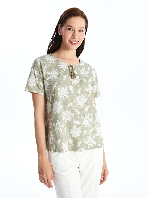 LCW Grace Bluza s vezanjem oko vrata, uzorkovana, kratki rukav za žene - S4JA76Z8-LRL