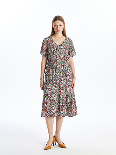 LCWAIKIKI Classic V Yaka Çiçekli Kısa Kollu Kadın Elbise - S4KJ63Z8-SW8