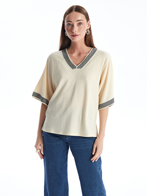 LCWAIKIKI Basic V Yaka Şerit Detaylı Oversize Kadın Bluz - S4KO75Z8-FX0