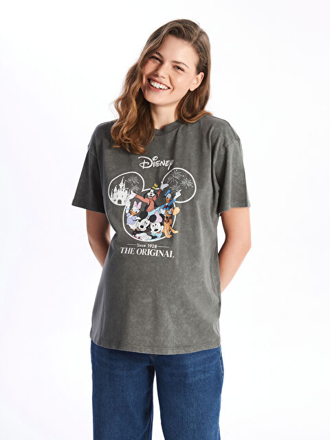 LCWAIKIKI Maternity Bisiklet Yaka Mickey ve Arkadaşları Baskılı Kısa Kollu Hamile Tişört - S4LL70Z8-M0U