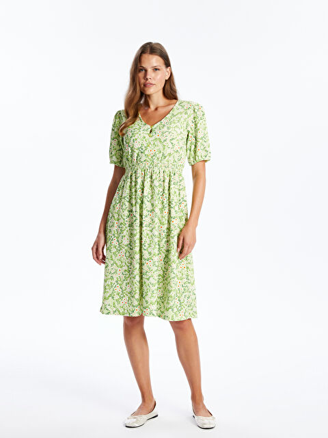 LCWAIKIKI Maternity V Yaka Çiçekli Kısa Kollu Hamile Elbise - S4LN18Z8-LRR