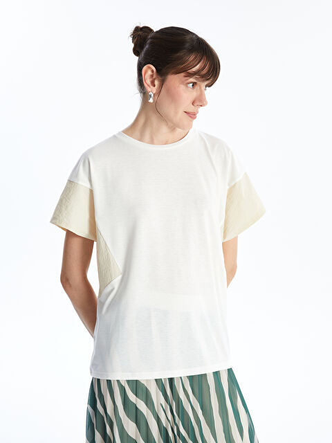 LCWAIKIKI Basic Bisiklet Yaka Renk Bloklu Kısa Kollu Oversize Kadın Tişört - S4MP27Z8-R9J