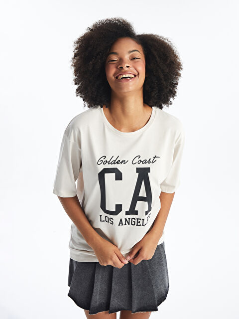 LC WAIKIKI Bisiklet Yaka Baskılı Kısa Kollu Oversize Kadın Tişört - S4N753Z8-JDD