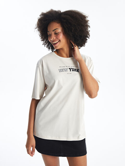 LC WAIKIKI Bisiklet Yaka Baskılı Kısa Kollu Oversize Kadın Tişört - S4N754Z8-JDD