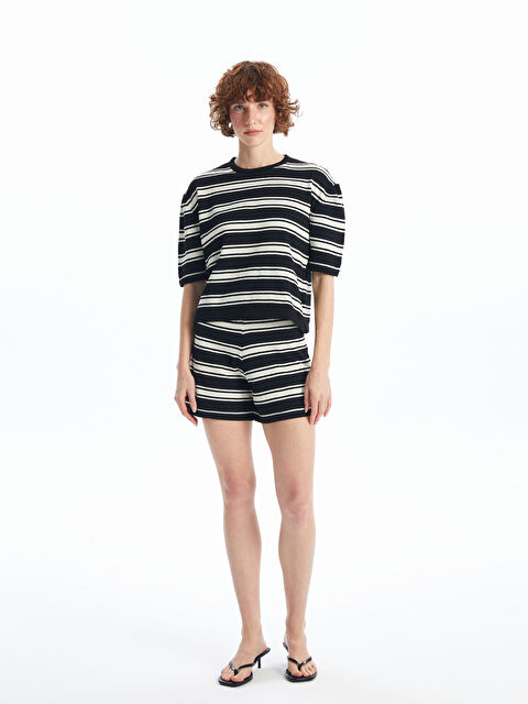 LCW DREAM Bisiklet Yaka Çizgili Kısa Kollu Kadın Yüzme Tişört ve Şort Takım - S4OO38Z8-LQJ