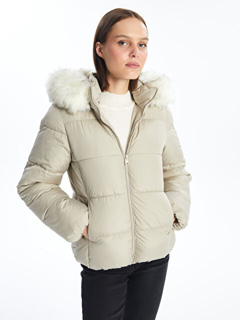 LCW Vision Kadın Kapüşonlu Düz Şişme Mont - W40726Z8-FES