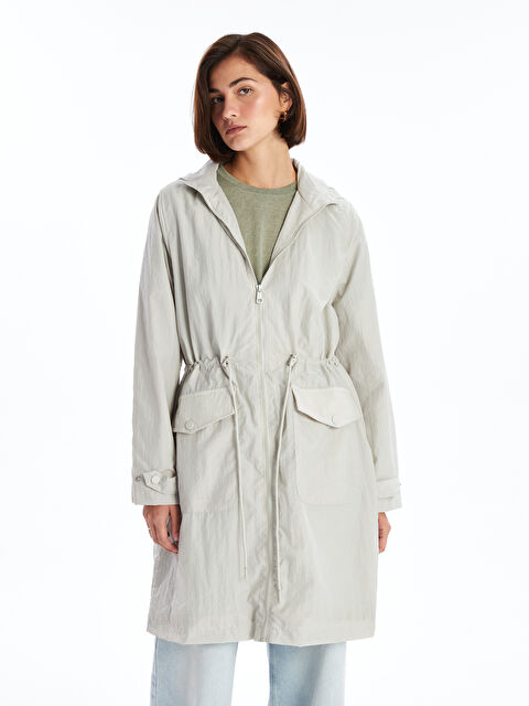 LCWAIKIKI Classic Kapüşonlu Kadın Yağmurluk - W40780Z8-FPX