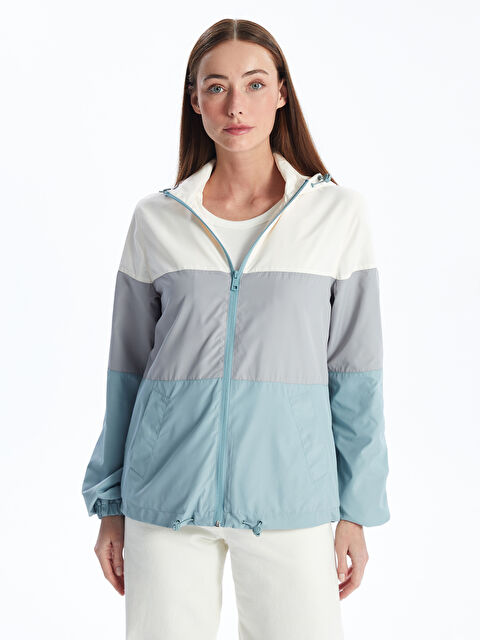 LCWAIKIKI Classic Kapüşonlu Renk Bloklu Kadın Yağmurluk - W40783Z8-GCB