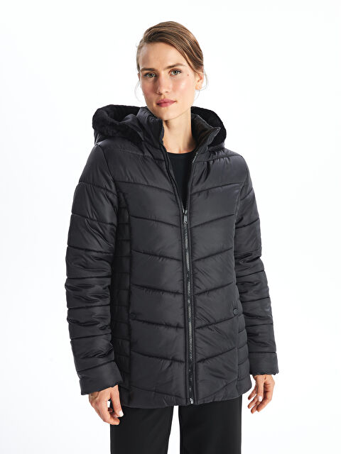 LCWAIKIKI Classic Kapüşonlu Kadın Şişme Mont - W40788Z8-CVL