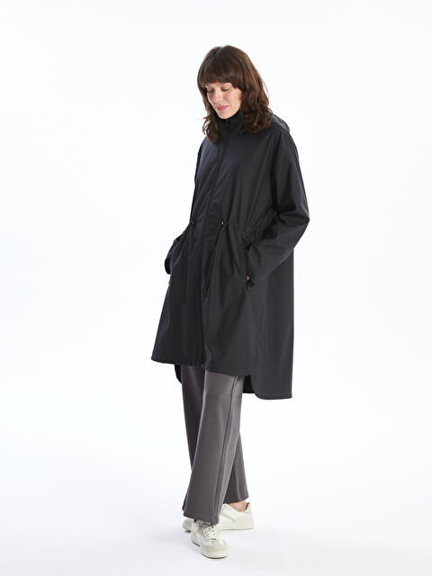 LCWAIKIKI Classic Kadın Kapüşonlu Düz Yağmurluk - W40803Z8-CVL