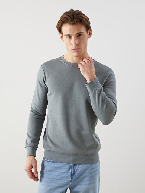 LCWAIKIKI Basic Bisiklet Yaka Uzun Kollu Erkek Kalın Sweatshirt - W40850Z8-VX4