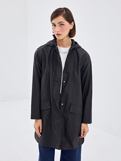 LCW Modest Kadın Kapüşonlu Düz Yağmurluk - W41462Z8-RQL